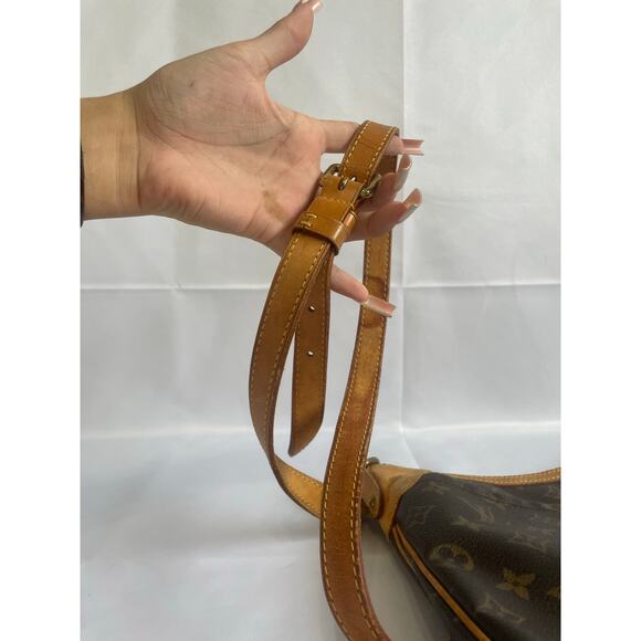 Louis Vuitton Odeon Monogram Leather Crossbody Bag Purse - Picture 6 of 7